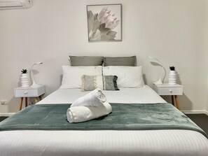 3 bedrooms, desk, iron/ironing board, travel cot