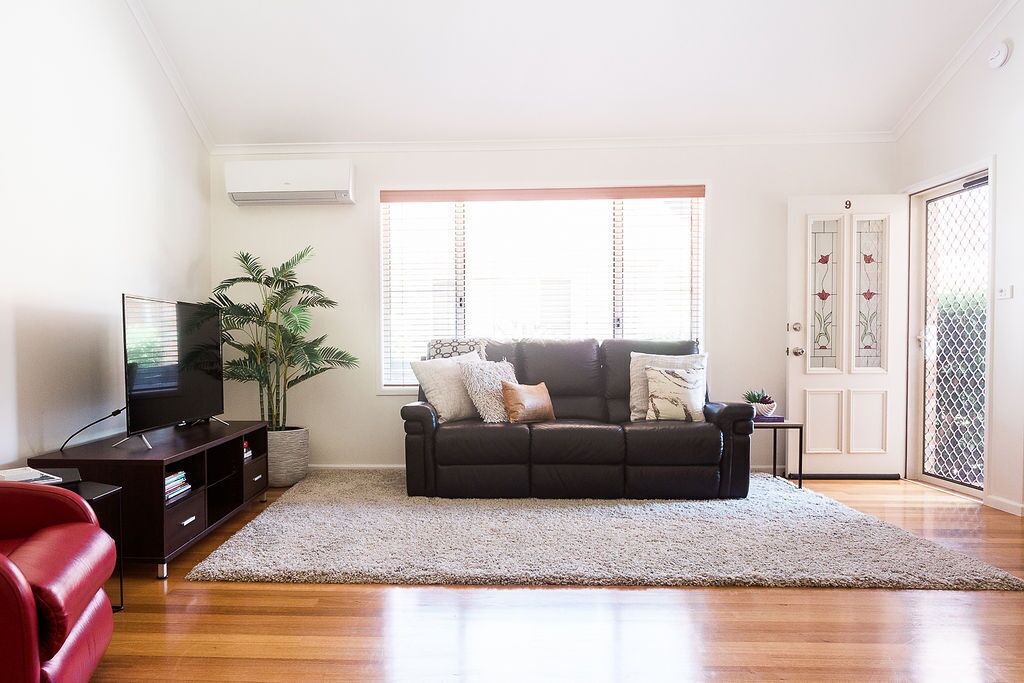 Smart TV, DVD player, books