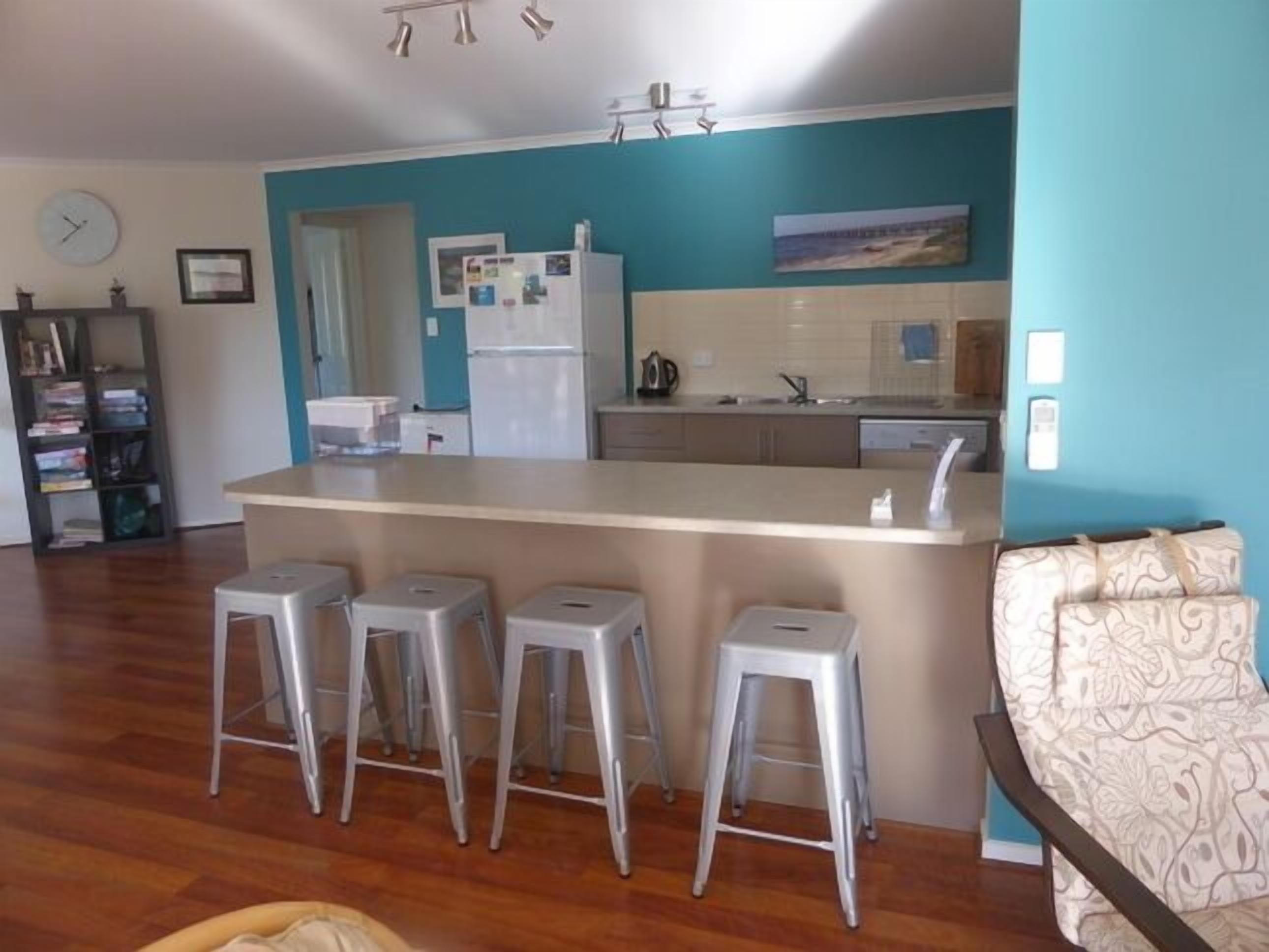 \"Elandra\" Marion Bay — image 10