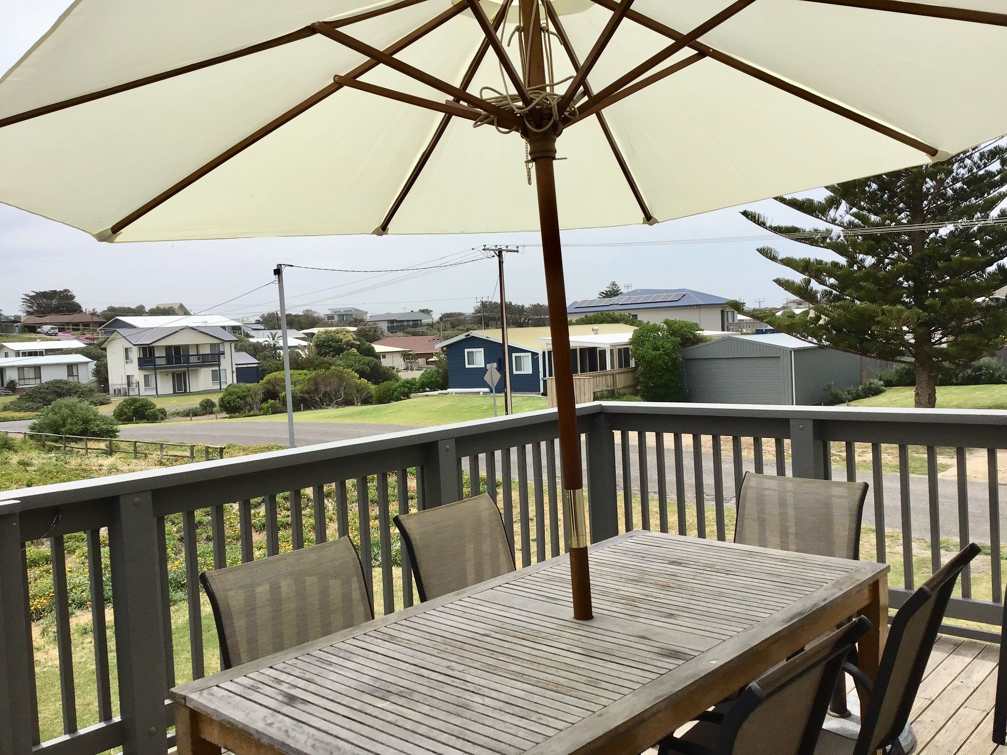 Surfers Parade - Outstanding Panoramic Surf and Coastal Views - 'Willows' — image 25
