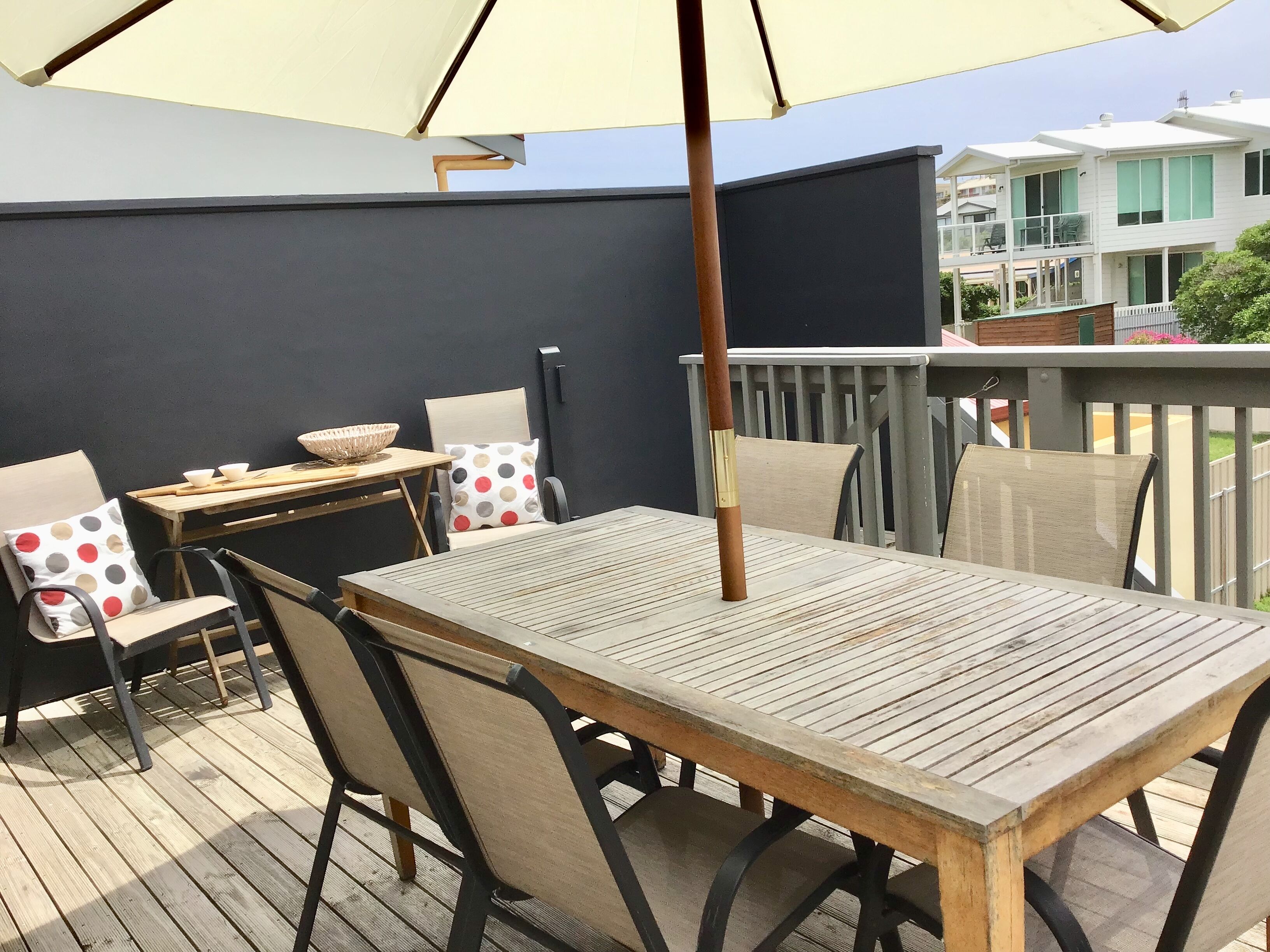 Surfers Parade - Outstanding Panoramic Surf and Coastal Views - 'Willows' — image 22