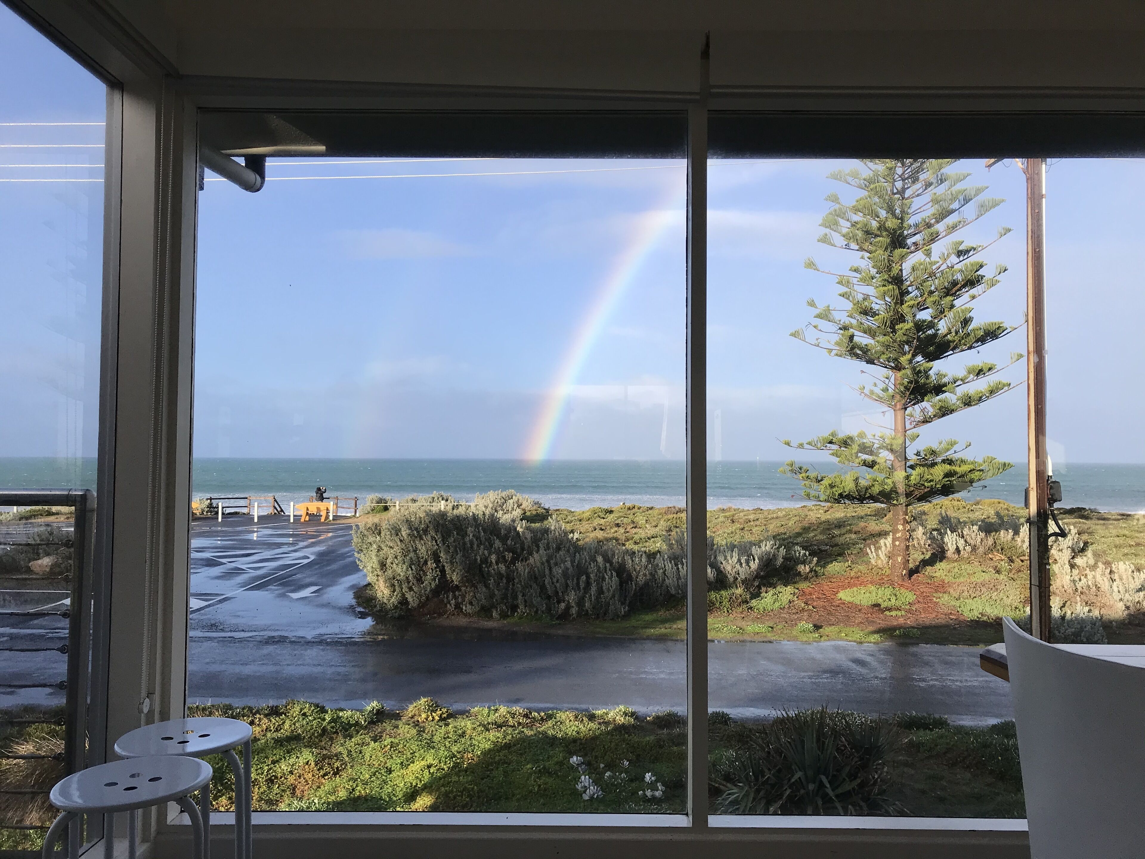 Surfers Parade - Outstanding Panoramic Surf and Coastal Views - 'Willows' — image 6