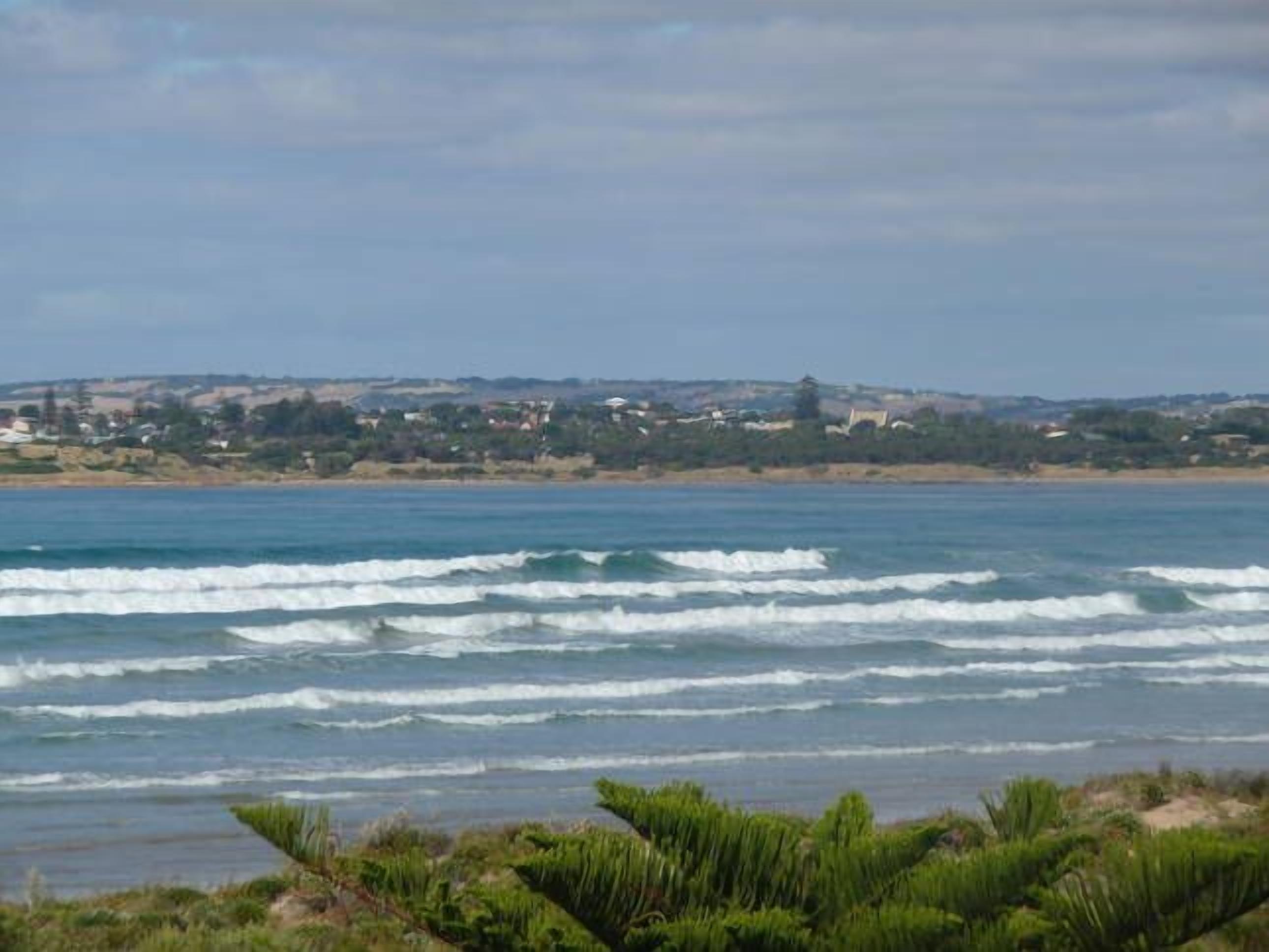 Surfers Parade - Outstanding Panoramic Surf and Coastal Views - 'Willows' — image 26