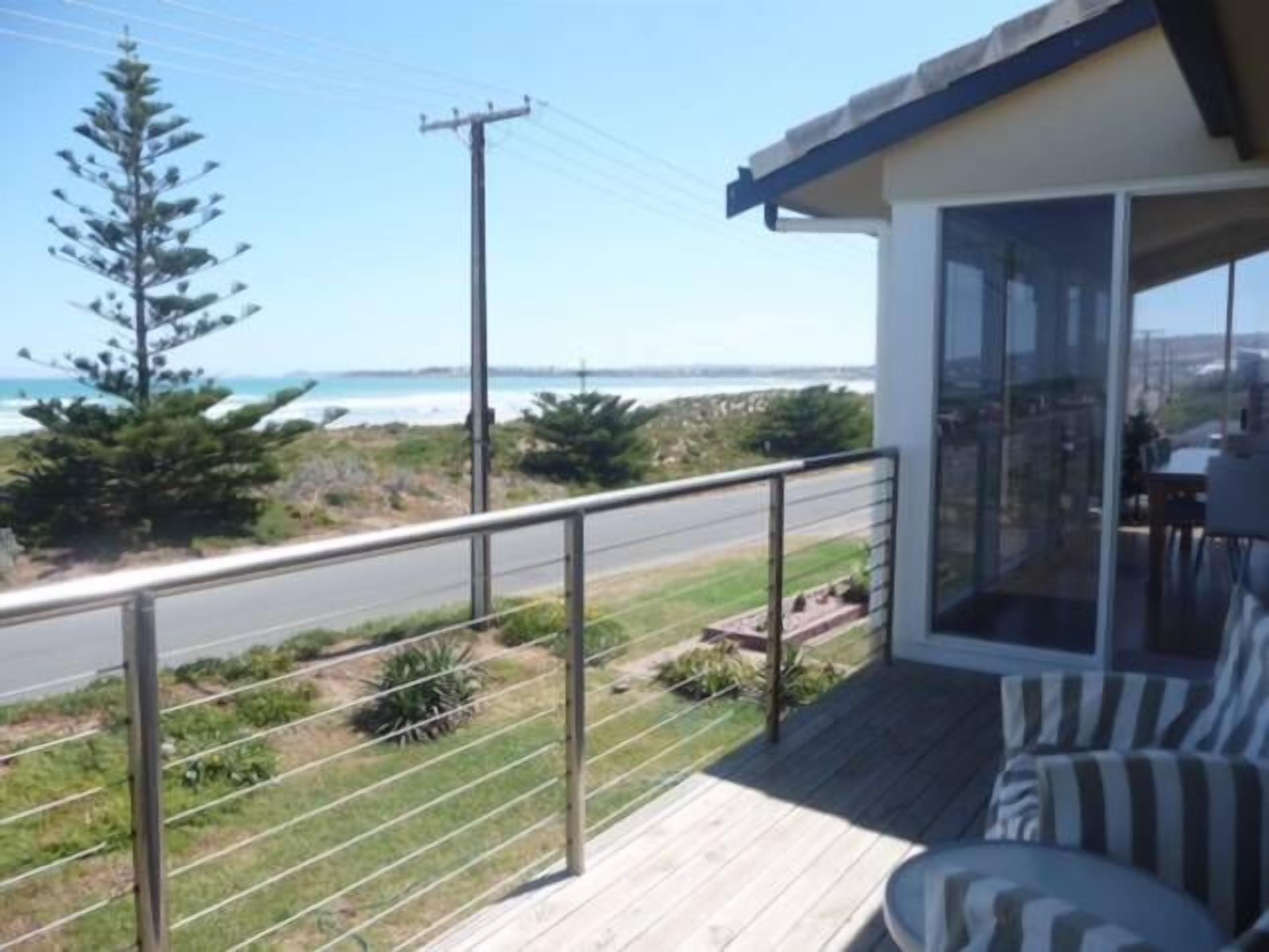 Surfers Parade - Outstanding Panoramic Surf and Coastal Views - 'Willows' — image 17