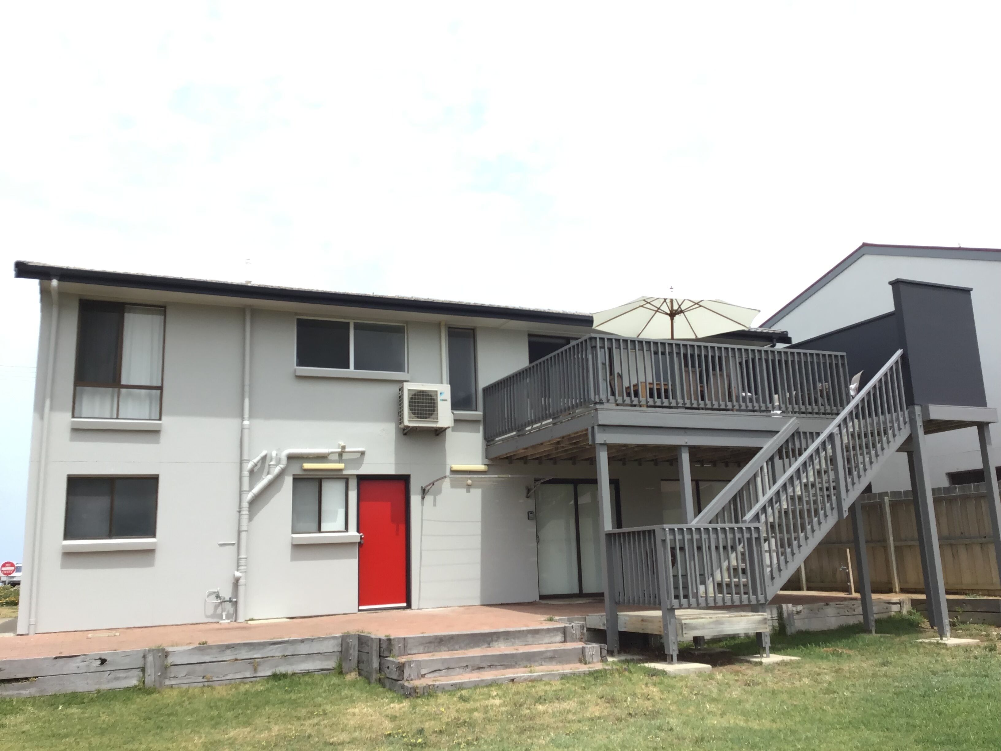 Surfers Parade - Outstanding Panoramic Surf and Coastal Views - 'Willows' — image 29