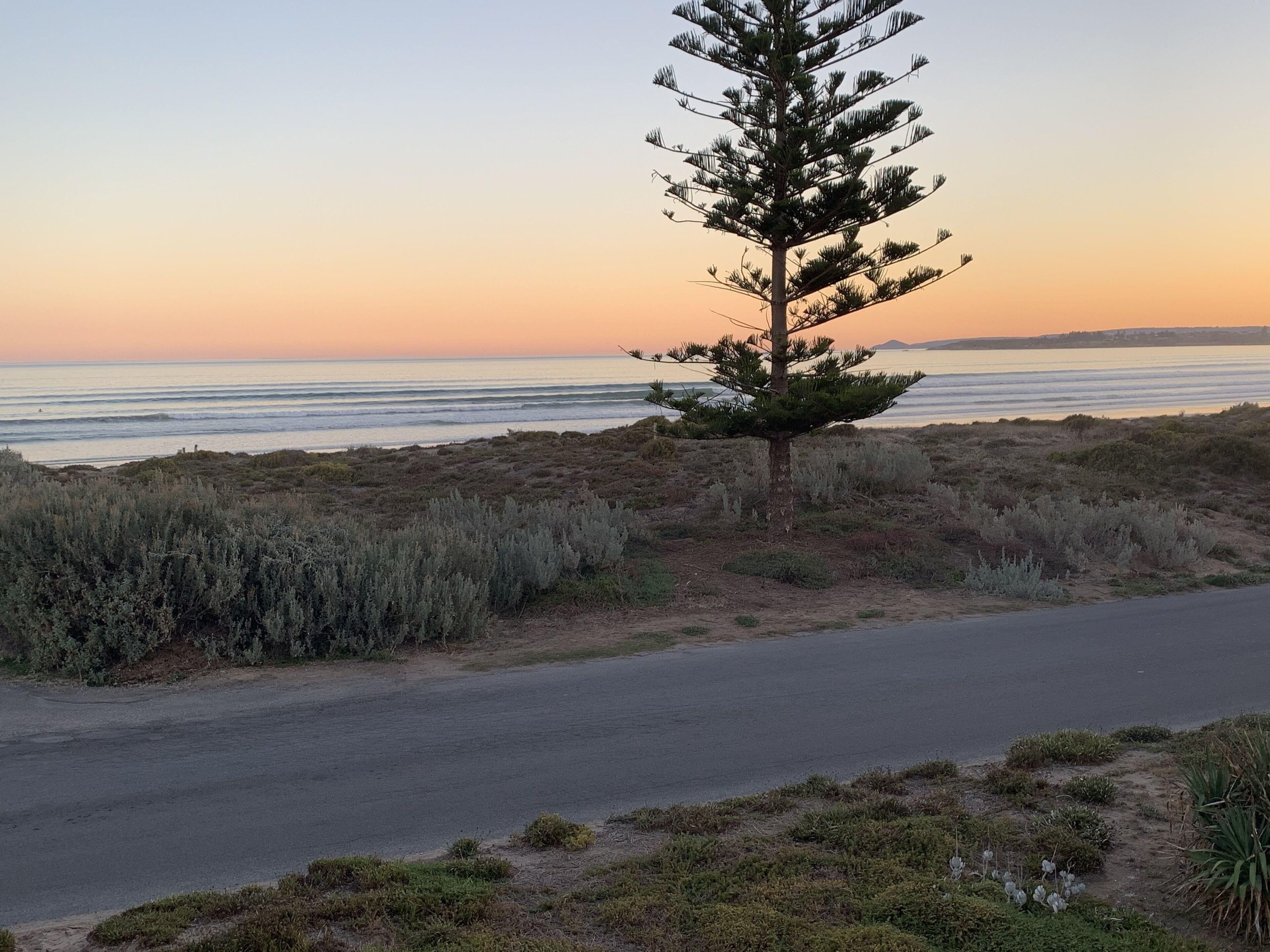 Surfers Parade - Outstanding Panoramic Surf and Coastal Views - 'Willows' — image 28