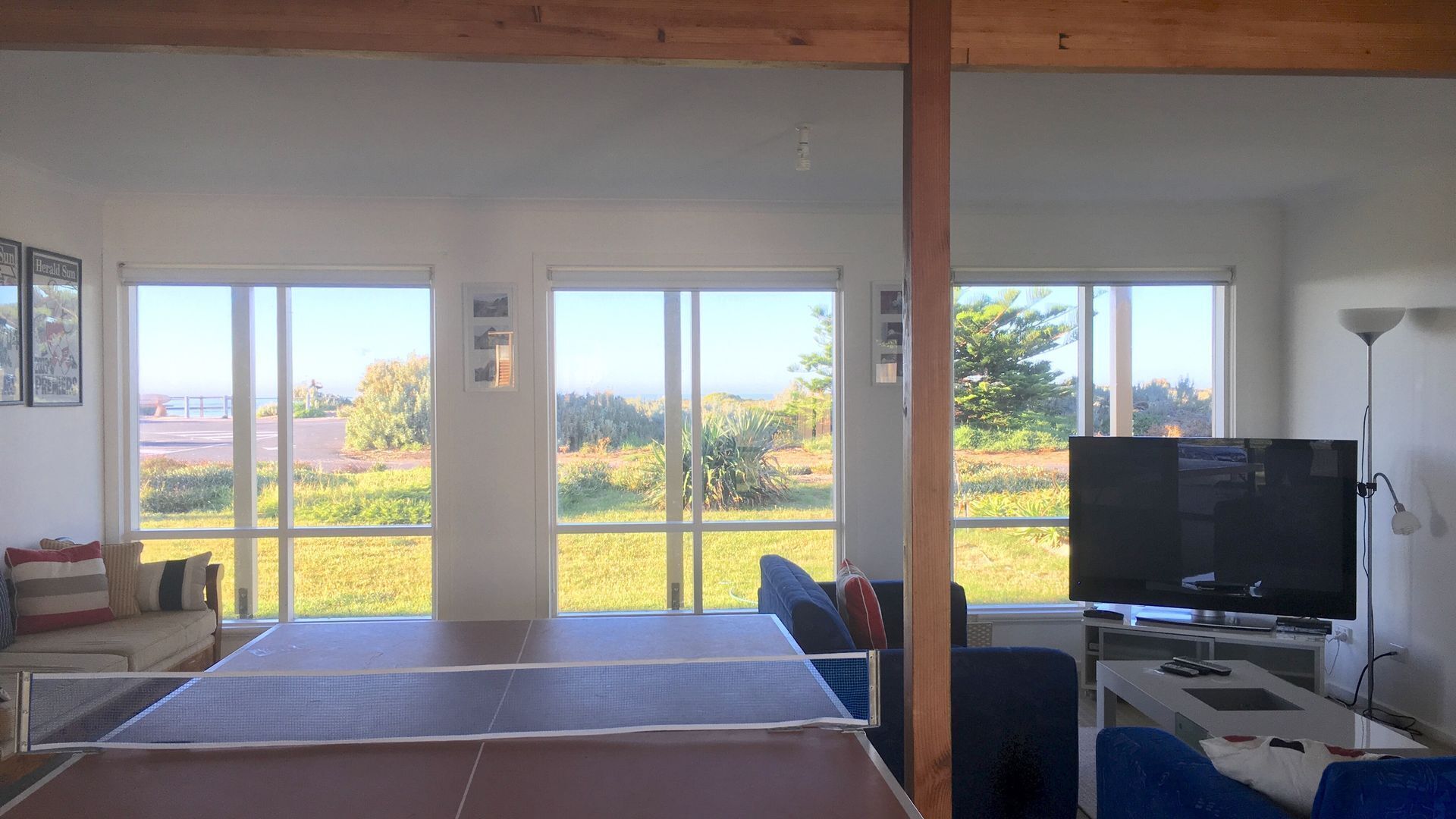 Surfers Parade - Outstanding Panoramic Surf and Coastal Views - 'Willows' — image 4