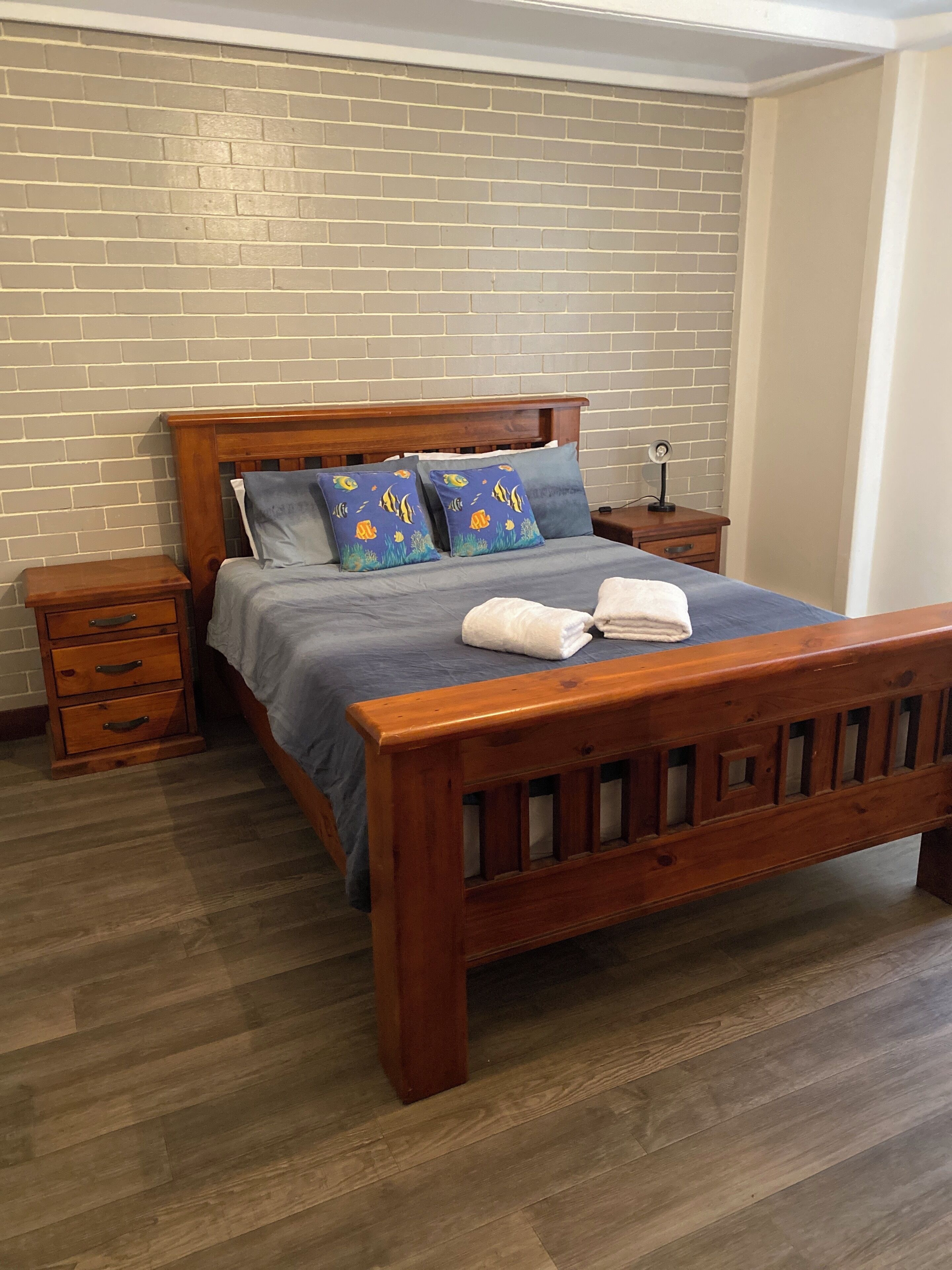 3 bedrooms, bed sheets