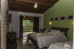 ミニバー、ベッドシーツ、車椅子でアクセスできる設備