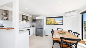 Fridge, microwave, oven, stovetop - The Tomaree Downstairs (Shoal Bay)