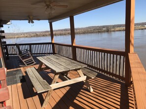 Outdoor dining - Exceptional views of the Ohio River and accommodates 2 boats (Magnet)