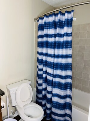 Bathroom - Close to Mercedes Benz Stadium/GWCC Relaxation 2 Bedroom/2 Full Bath (Atlanta)