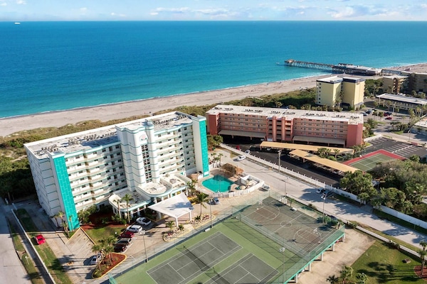 Excellent location, right on the beach.