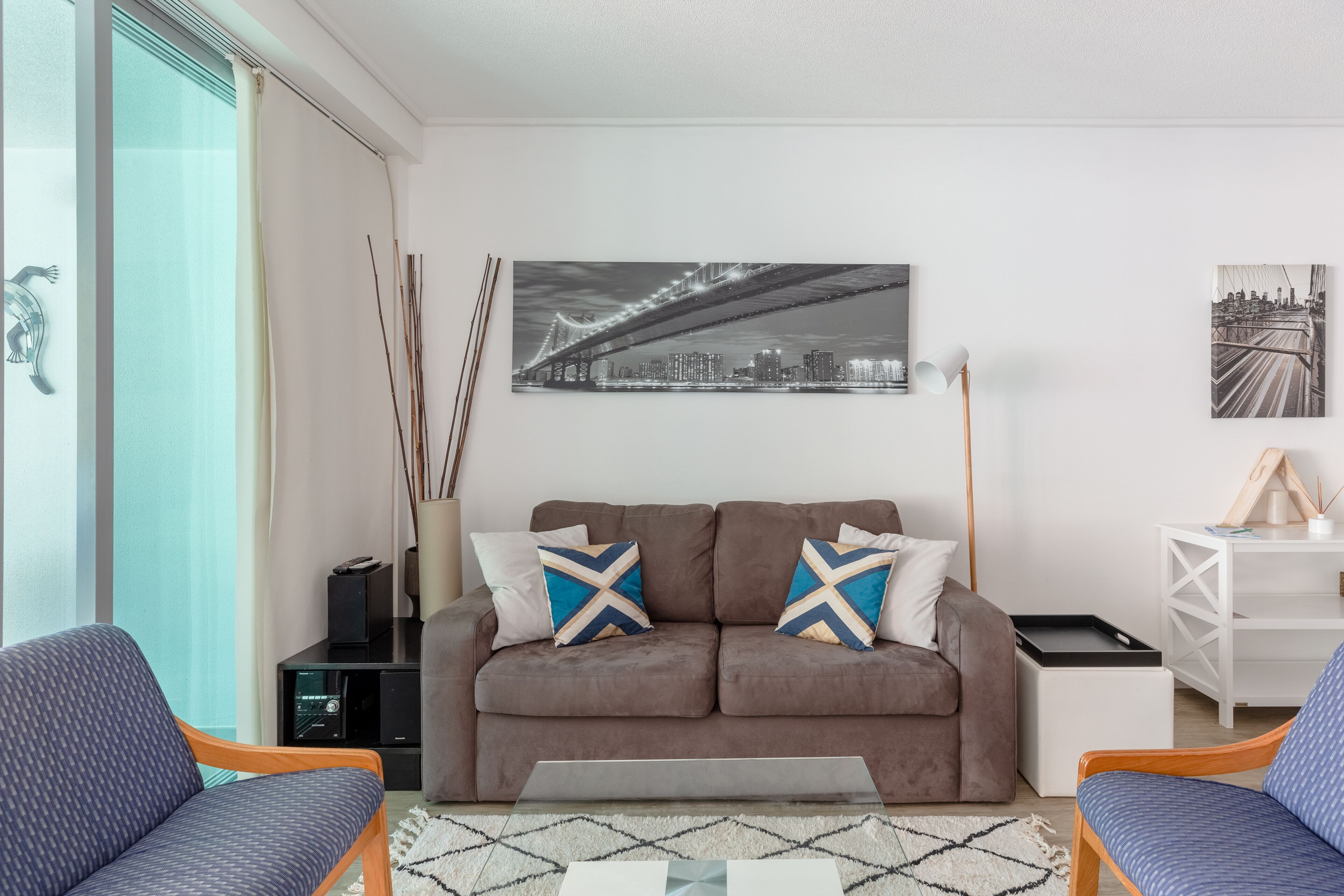 CBD Apt: Modern 2 bedroom, amazing location & view