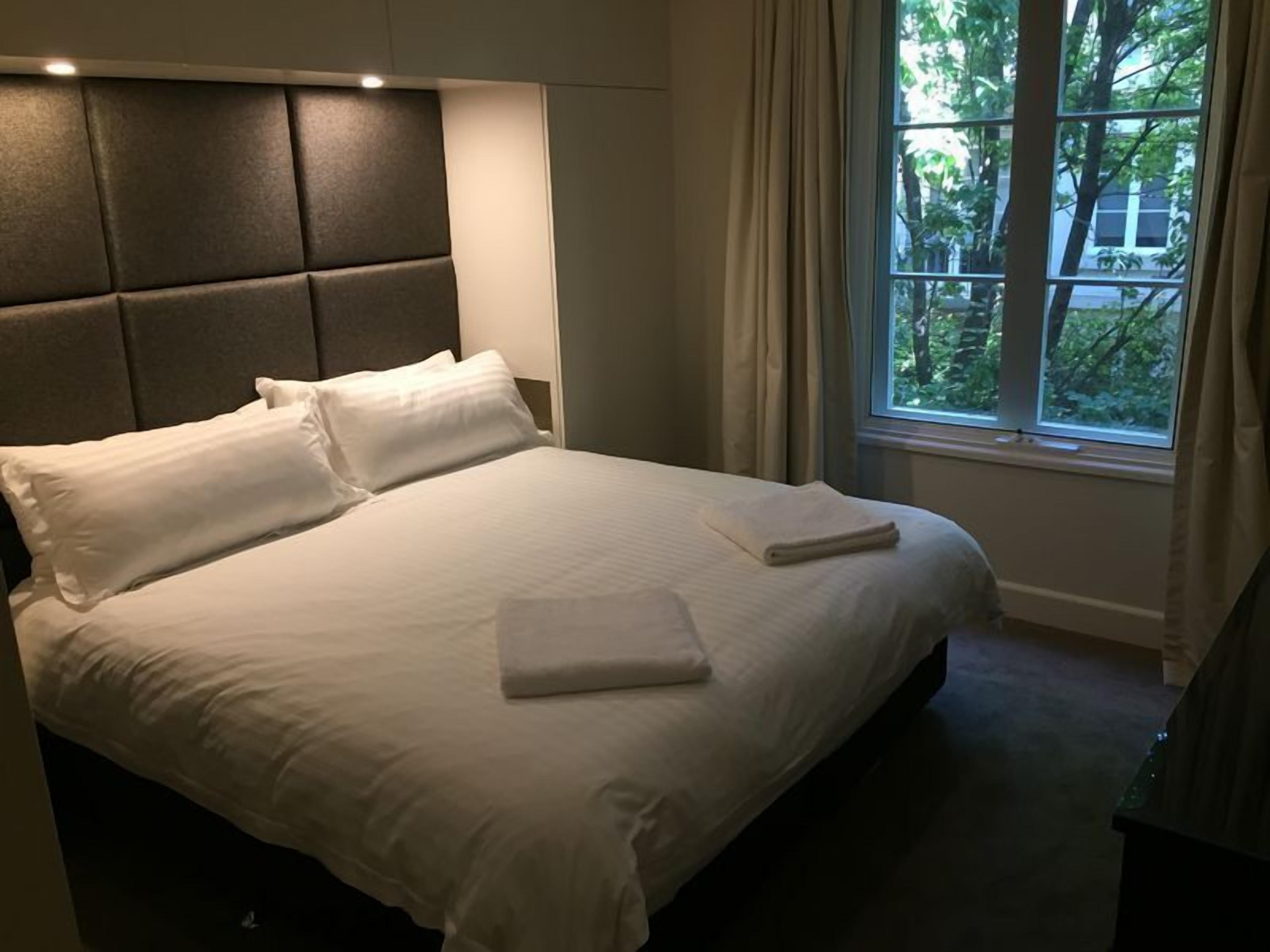 MCG, Rod Laver, Walk to City