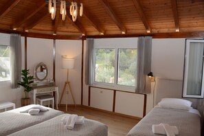 7 slaapkamers, een kluis op de kamer, een bureau