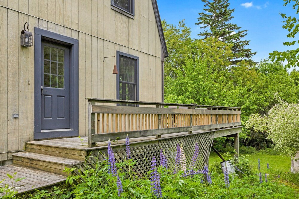 Large MDI house w/pool perfect for groups+families