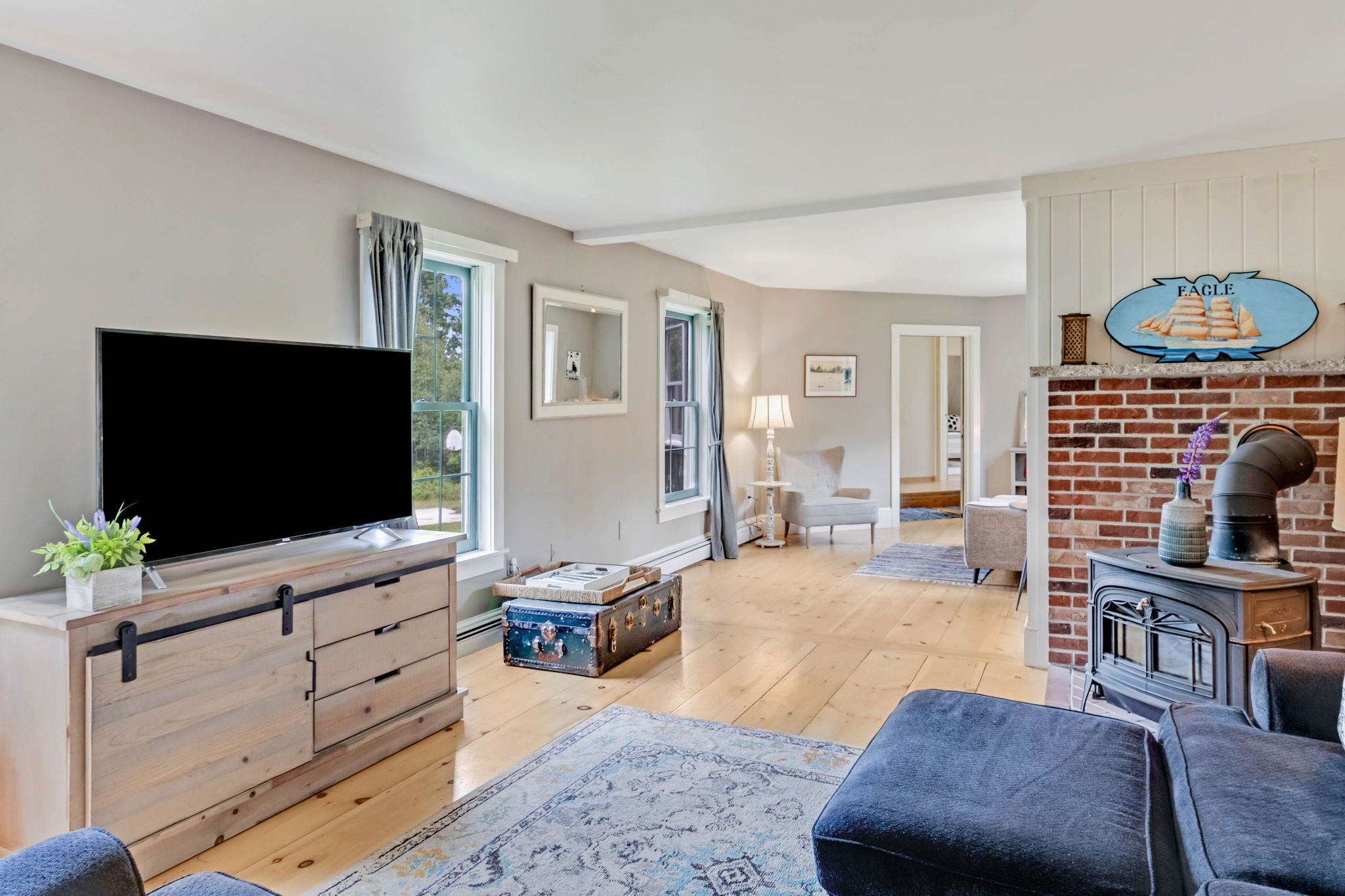 Large MDI house w/pool perfect for groups+families