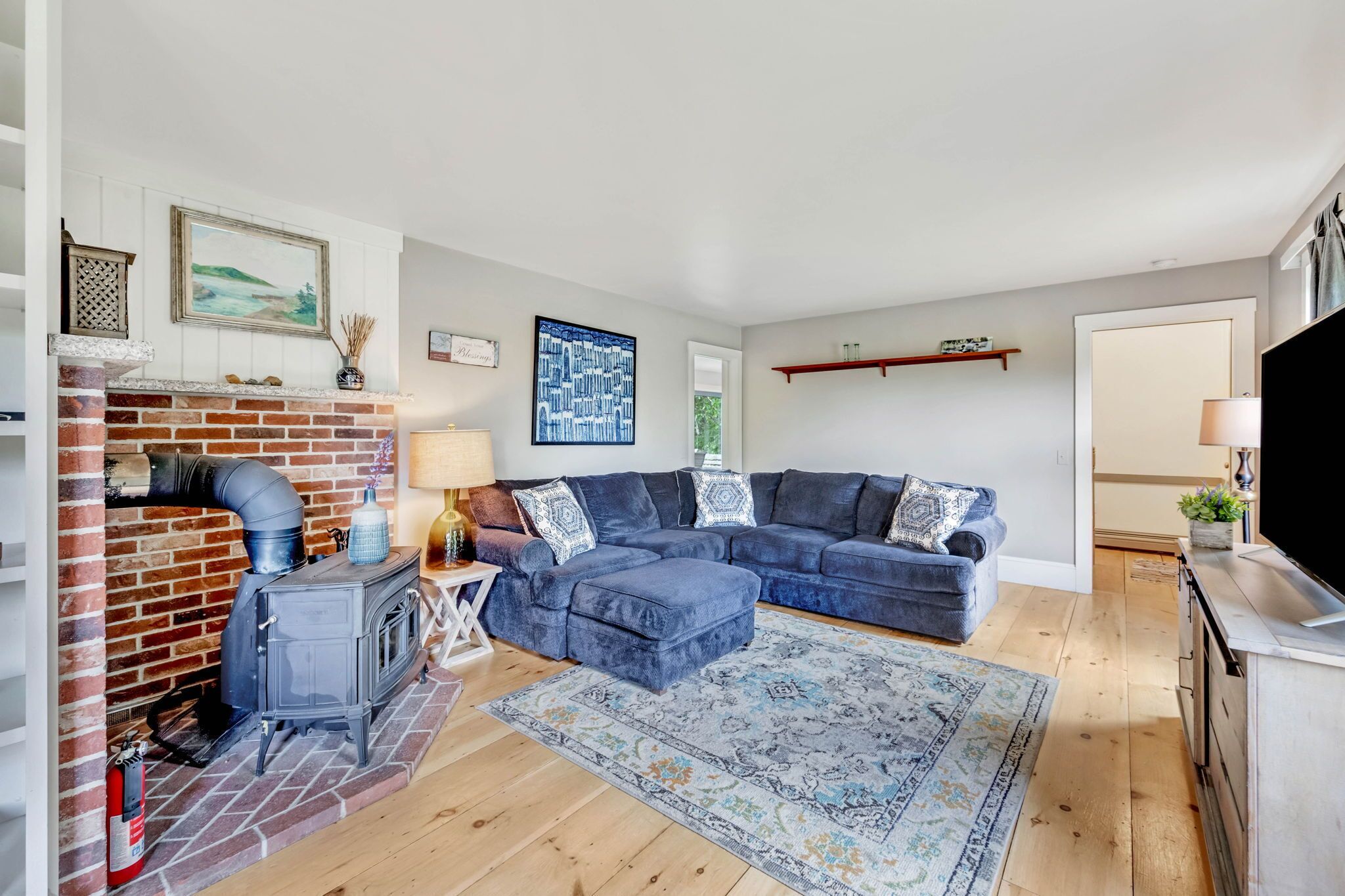 Large MDI house w/pool perfect for groups+families