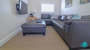 Smart TV - Catho Cottage at Historic Catherine Hill Bay (Catherine Hill Bay)