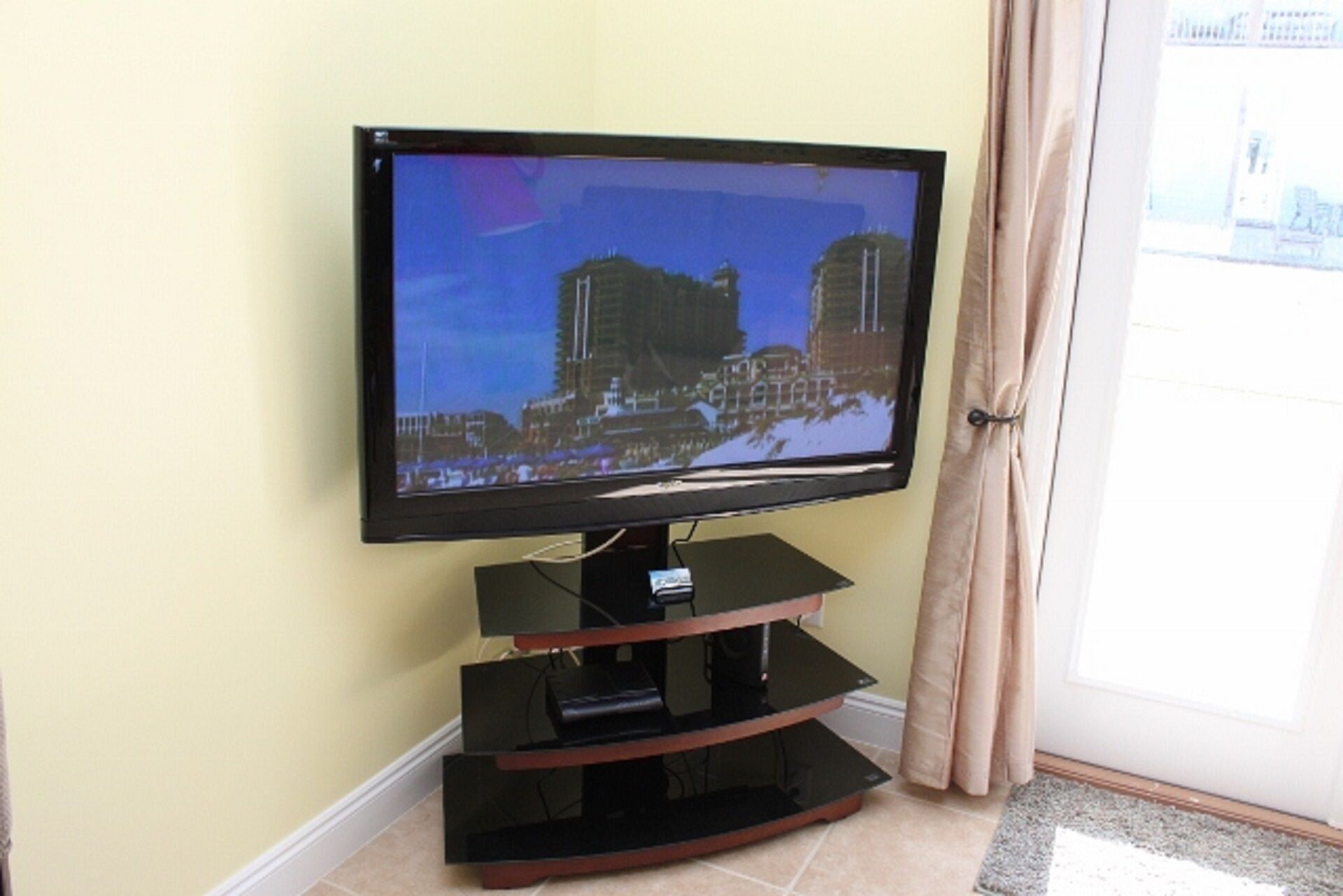 New Beach Townhouse w/ Private Pool - Steps from the Beach