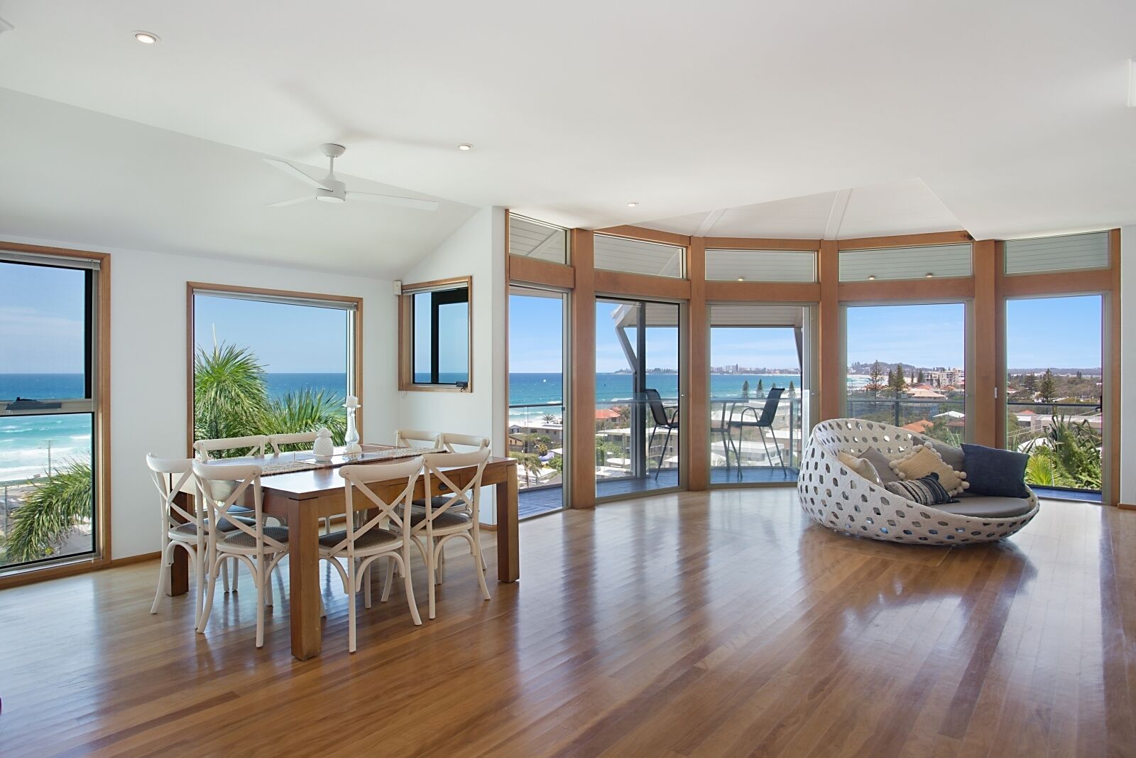Panoramic Ocean Views - Luxury Family Home - Heated Pool - Pet Friendly! — image 5