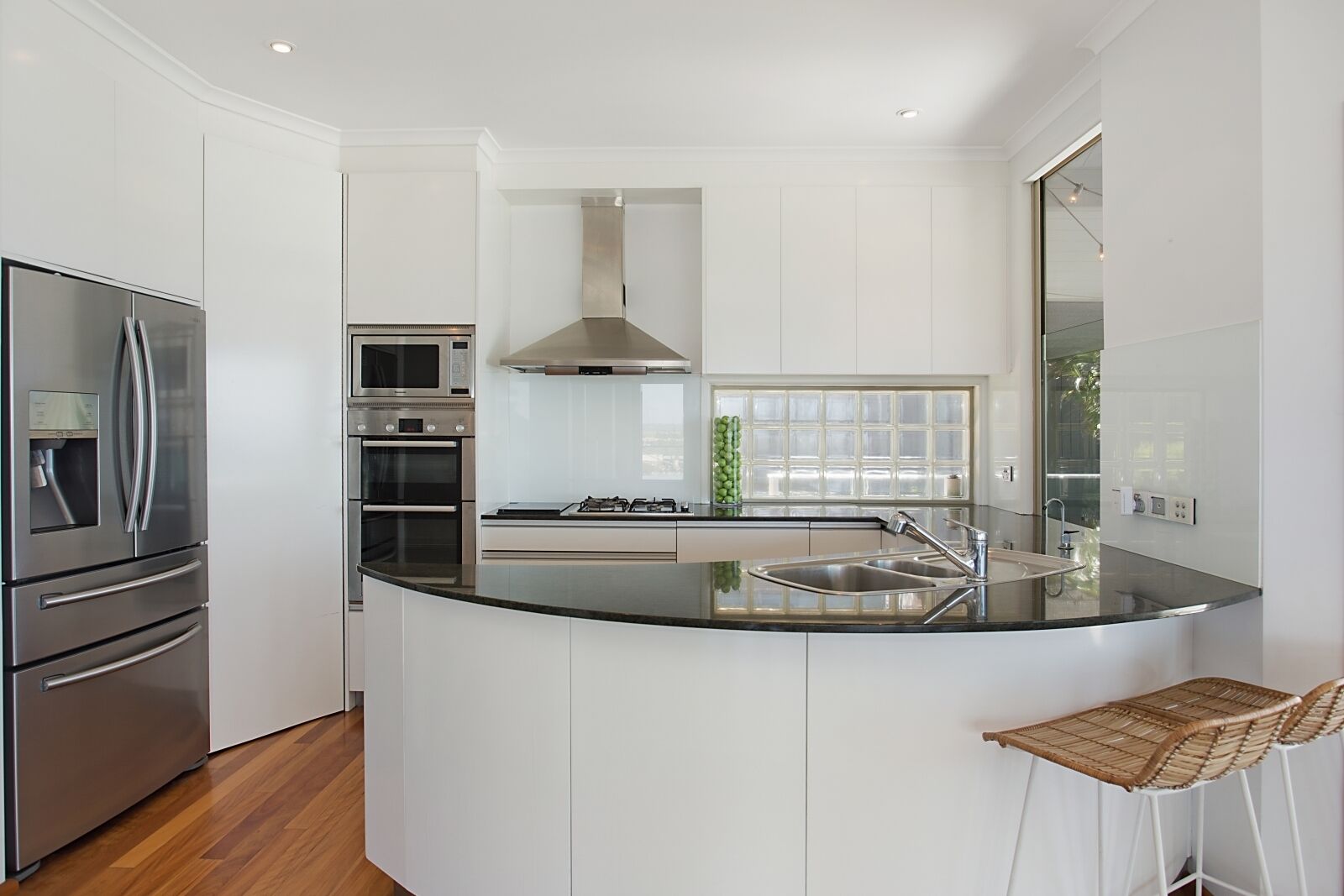 Panoramic Ocean Views - Luxury Family Home - Heated Pool - Pet Friendly! — image 8