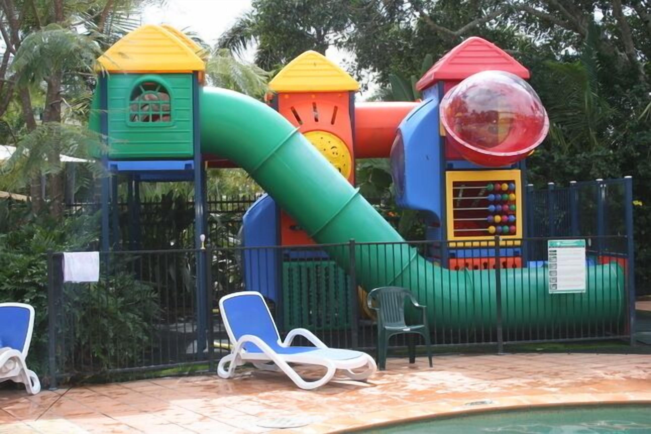 Mermaid Beach Holiday Apartment @ Turtle Beach — image 8