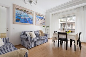 TV - CENTRIC APARTMENT IN BARCELONA (Barcelona)