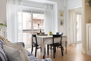 Dining - CENTRIC APARTMENT IN BARCELONA (Barcelona)