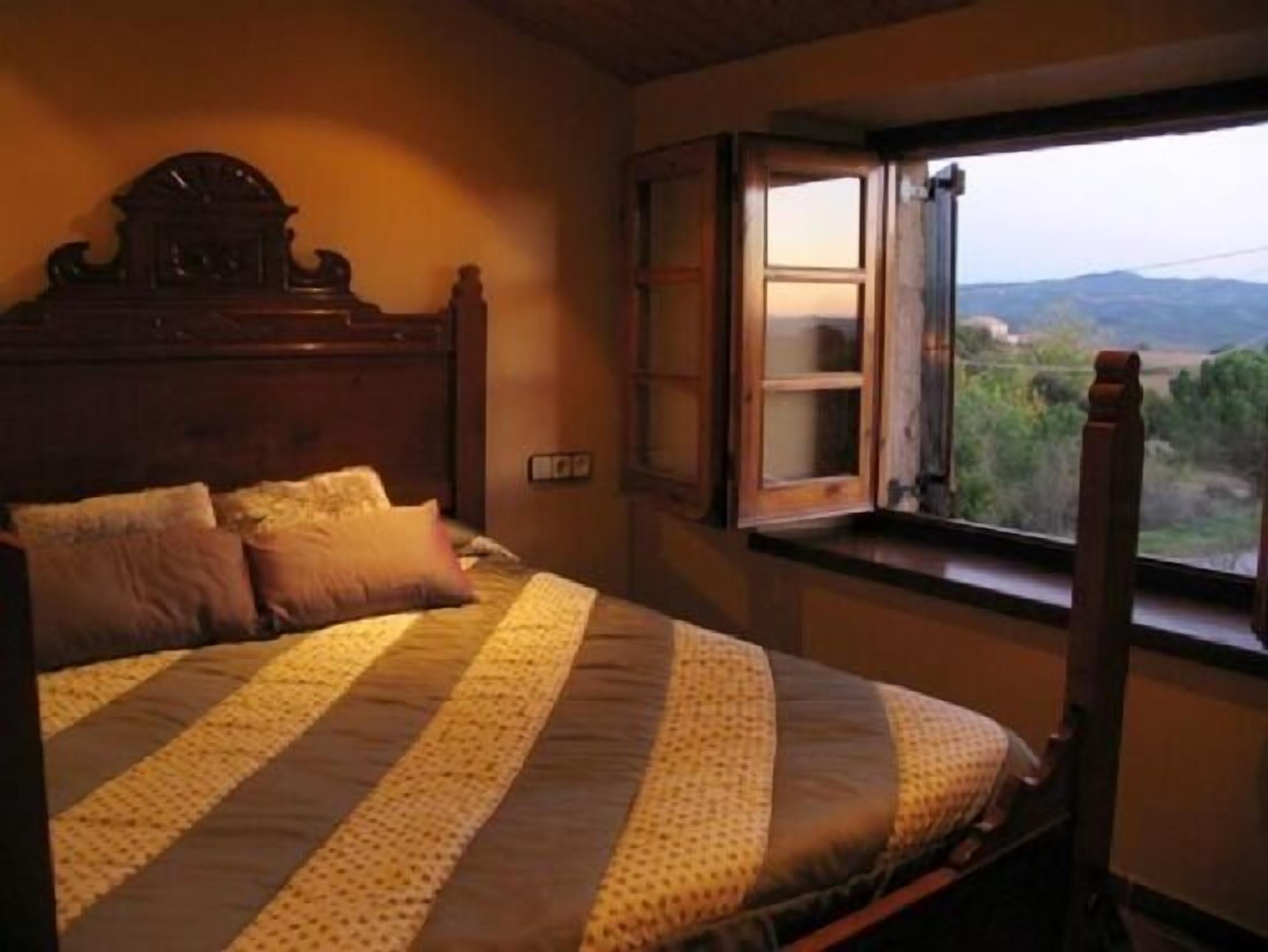 OFFER - IDEAL RURAL HOUSE FOR FAMILY AND FRIENDS BETWEEN MANRESA AND VIC