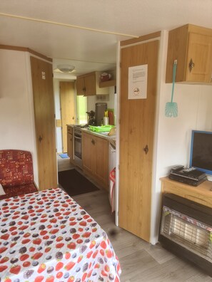 2 slaapkamers, een strijkplank/strijkijzer, gratis wifi, beddengoed