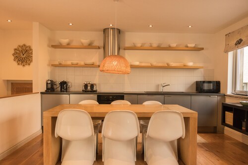 SELBST ENTHALTENEN FERIENHAUS