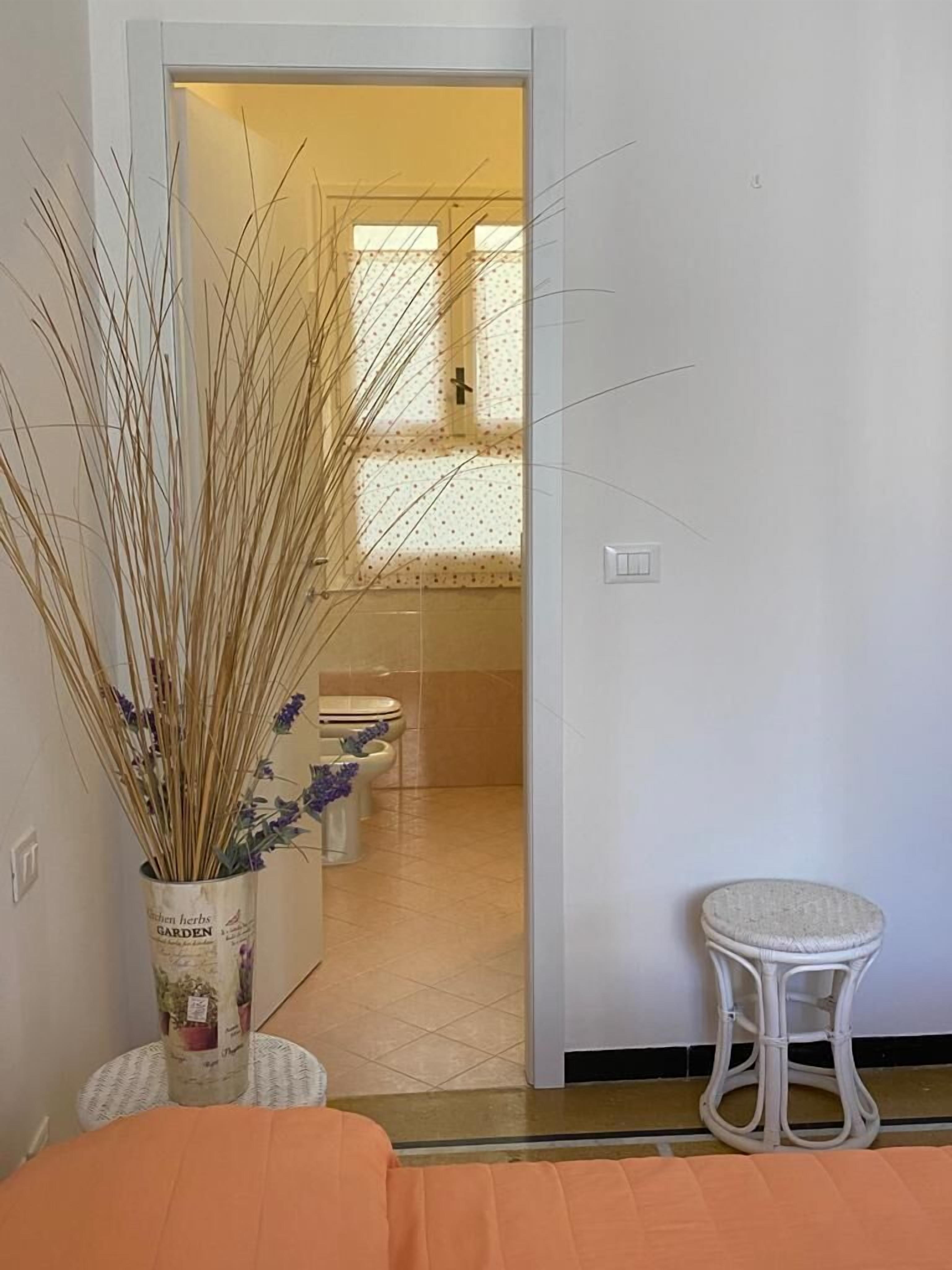 2 室のベッドルーム、アイロン / アイロン台、旅行用ベビーベッド、WiFi (無料)