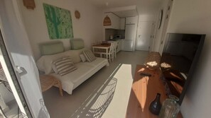 Smart TV, table football - APARTMENT 50 METERS PLAYA DE LAS VISTAS ** SUMMER OFFER (TENERIFE)