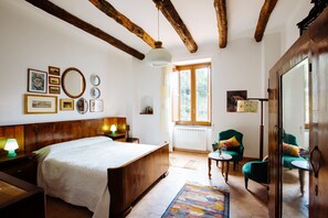 4 chambres, fer et planche à repasser, Wi-Fi, draps fournis