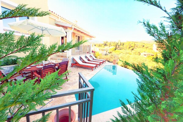 Outdoor dining - TheCassiusHillHouse <br><br>Brand new Villa. Great offer , no need of car. Book now!!! (Corfu)
