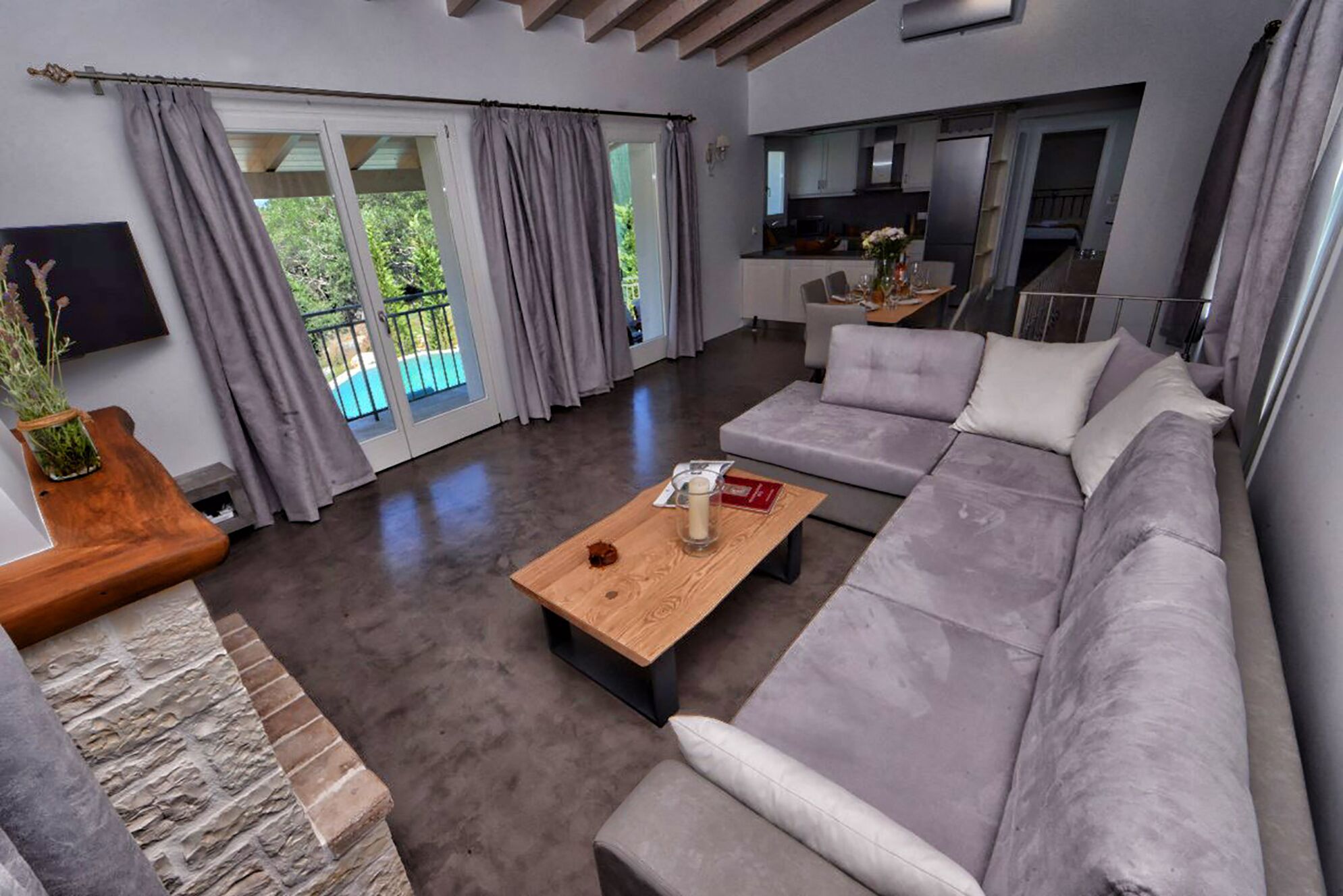 TheCassiusHillHouse <br><br>Brand new Villa. Great offer , no need of car. Book now!!!