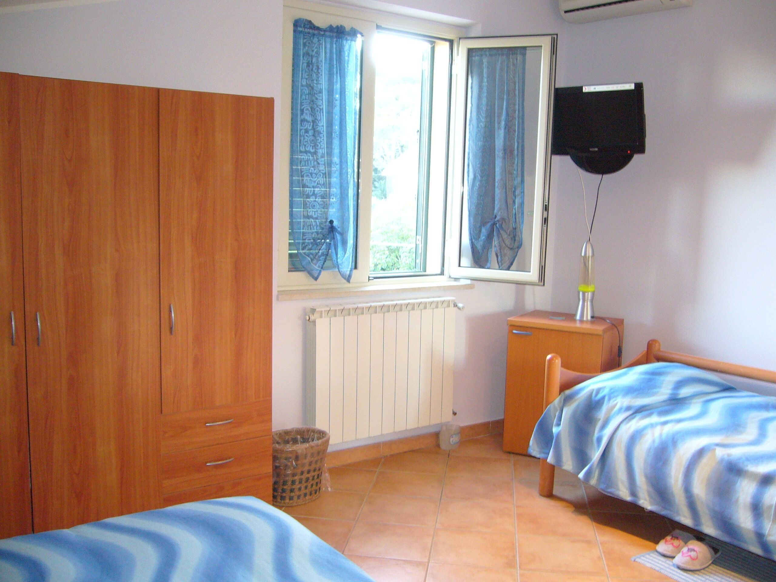 B & B S. ELIA room RIVIERA: LOVELY VILLA SURROUNDED IN HISTORICAL PARK DUBINI