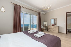 3 chambres, coffres-forts dans les chambres, bureau
