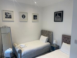 2 bedrooms, iron/ironing board, bed sheets