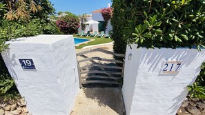 Property grounds - Villa Cristina, air conditioning, private pool, free WiFi (Binibeca)