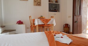 1 soveværelse, strygejern/strygebræt, sengetøj