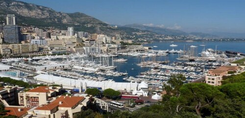 Piscine et jardin privé avec un accès complet à Internet