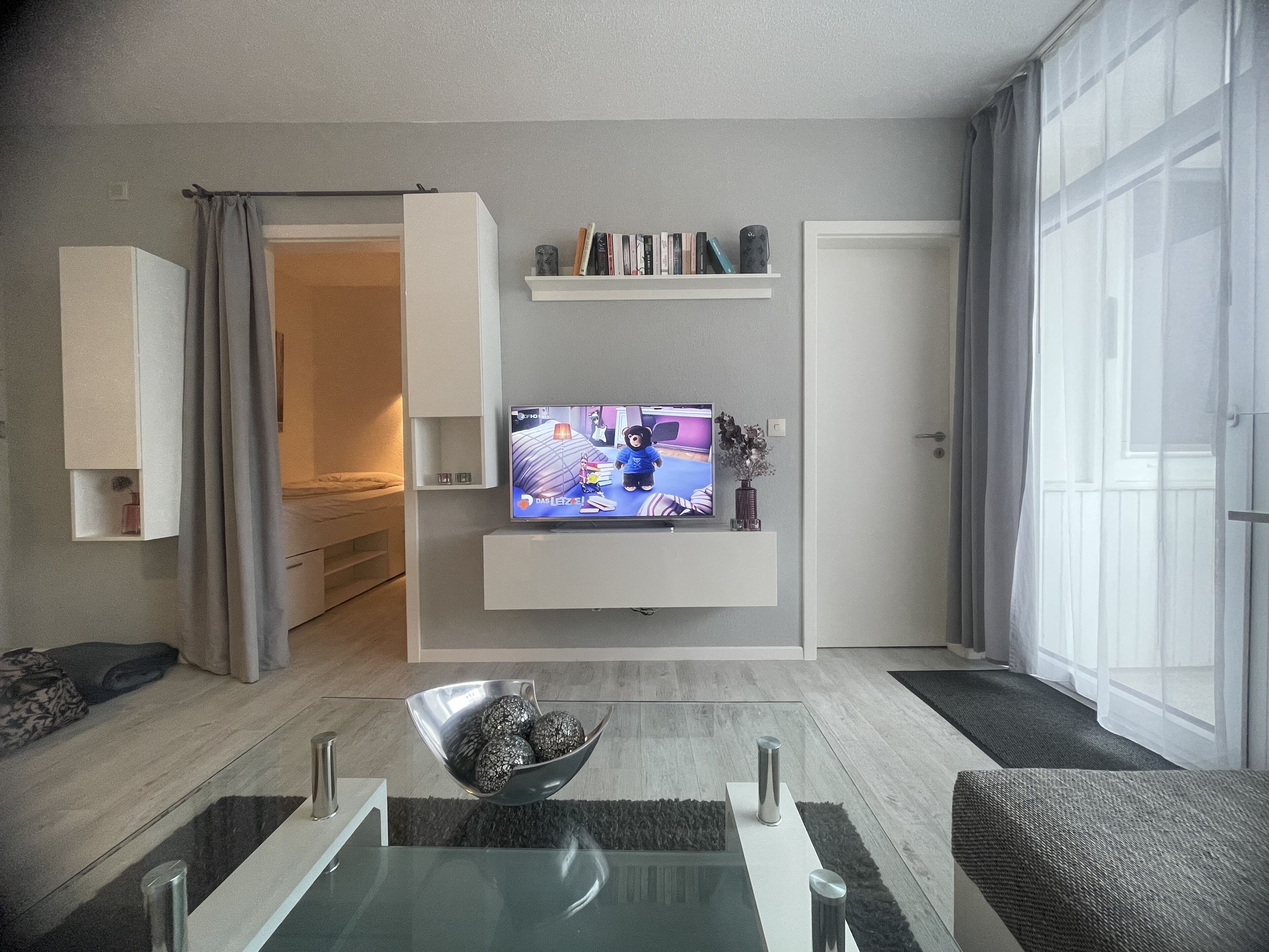 2 soverom, skrivebord, reiseseng for barn og wi-fi (inkludert)