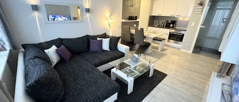 Smart TV, table tennis, books, stereo