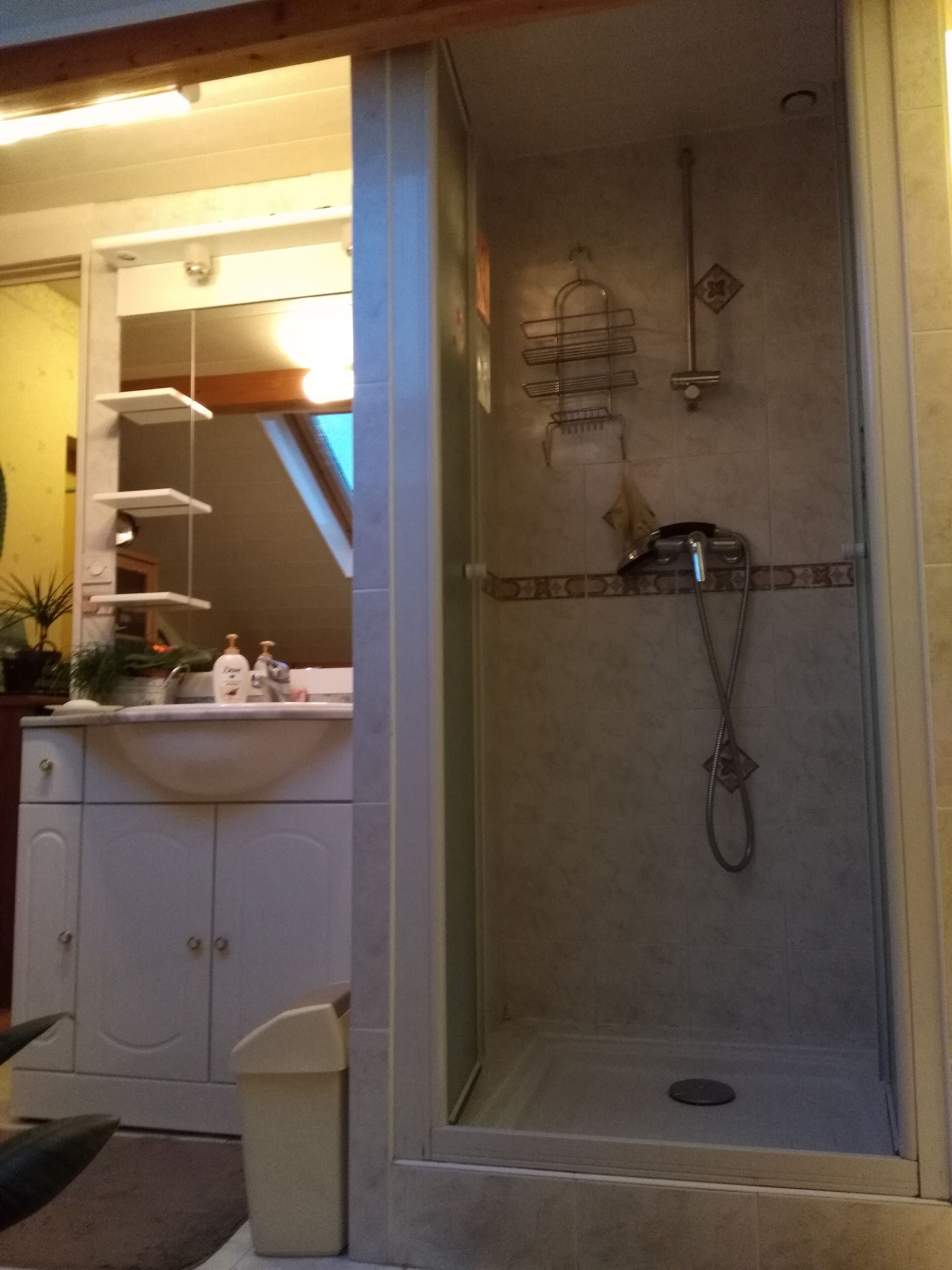 Homestay<br>15 NM WEST OF CAEN