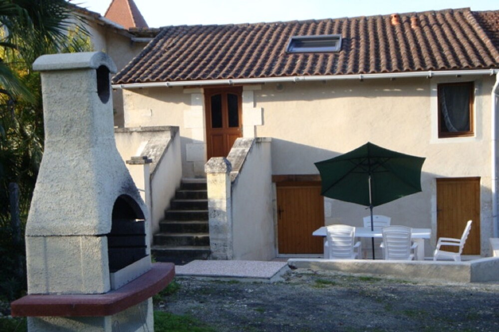 Old farmhouse rented by the night