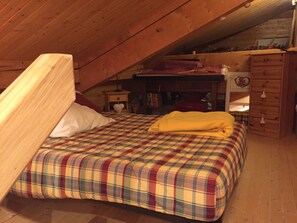 3 chambres, fer et planche Ă repasser