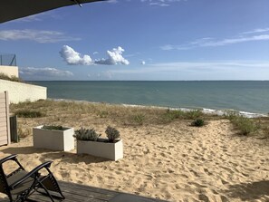 Beach nearby - TERRACE APARTMENT DIRECT ACCESS TO THE BEACH (La Tranche-sur-Mer)